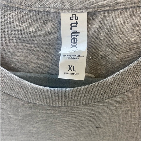 XL-NWT Merry Christmas Trees Grey Tee - Picture 4 of 5